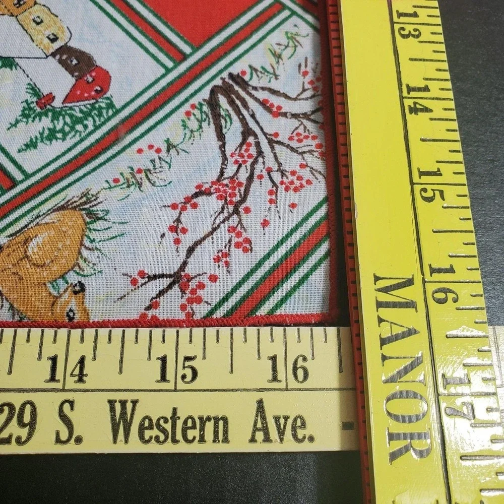 Christmas‎ Village Caroling Cloth Napkins Set Of 8 MCM Vintage Kitschy Fabric
